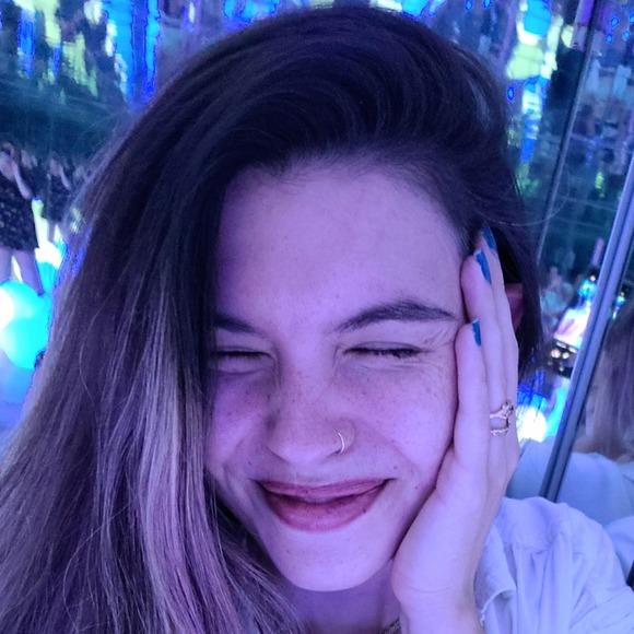 Meet your Posher, Gabrielle - Picture 1 of 1